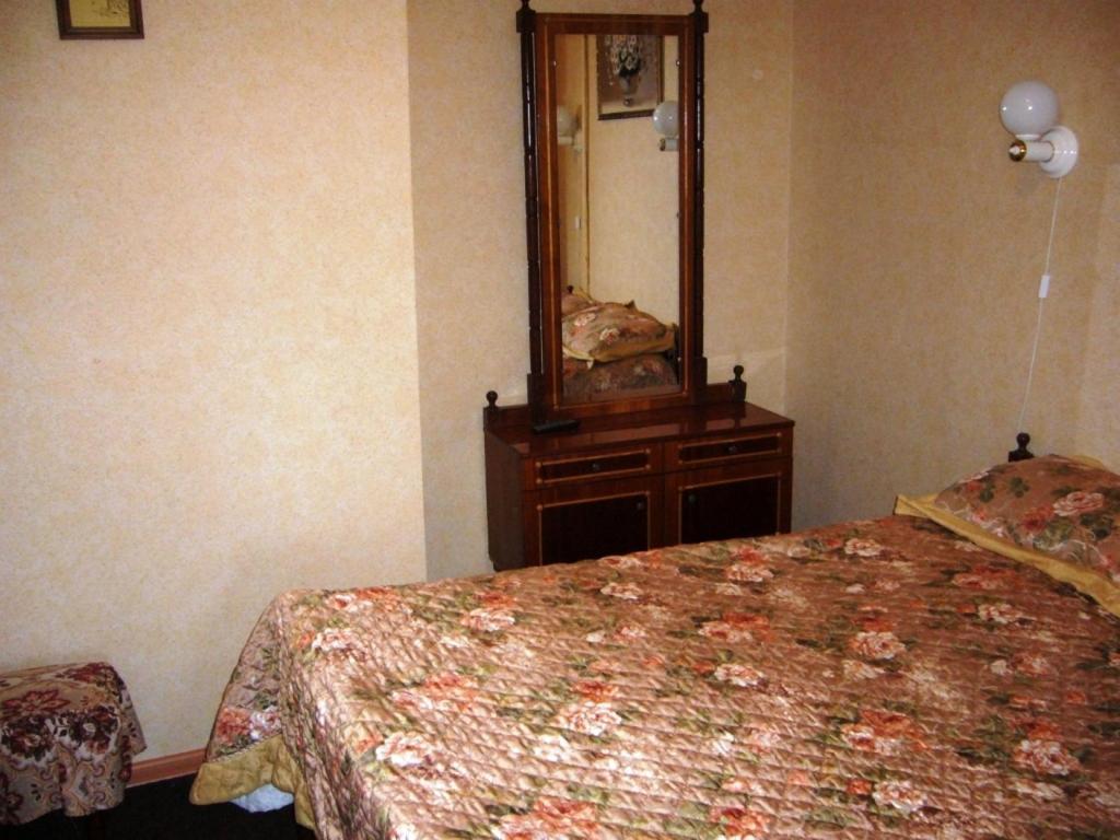 Hotel Profspilkovyi Lutsʼk Екстериор снимка