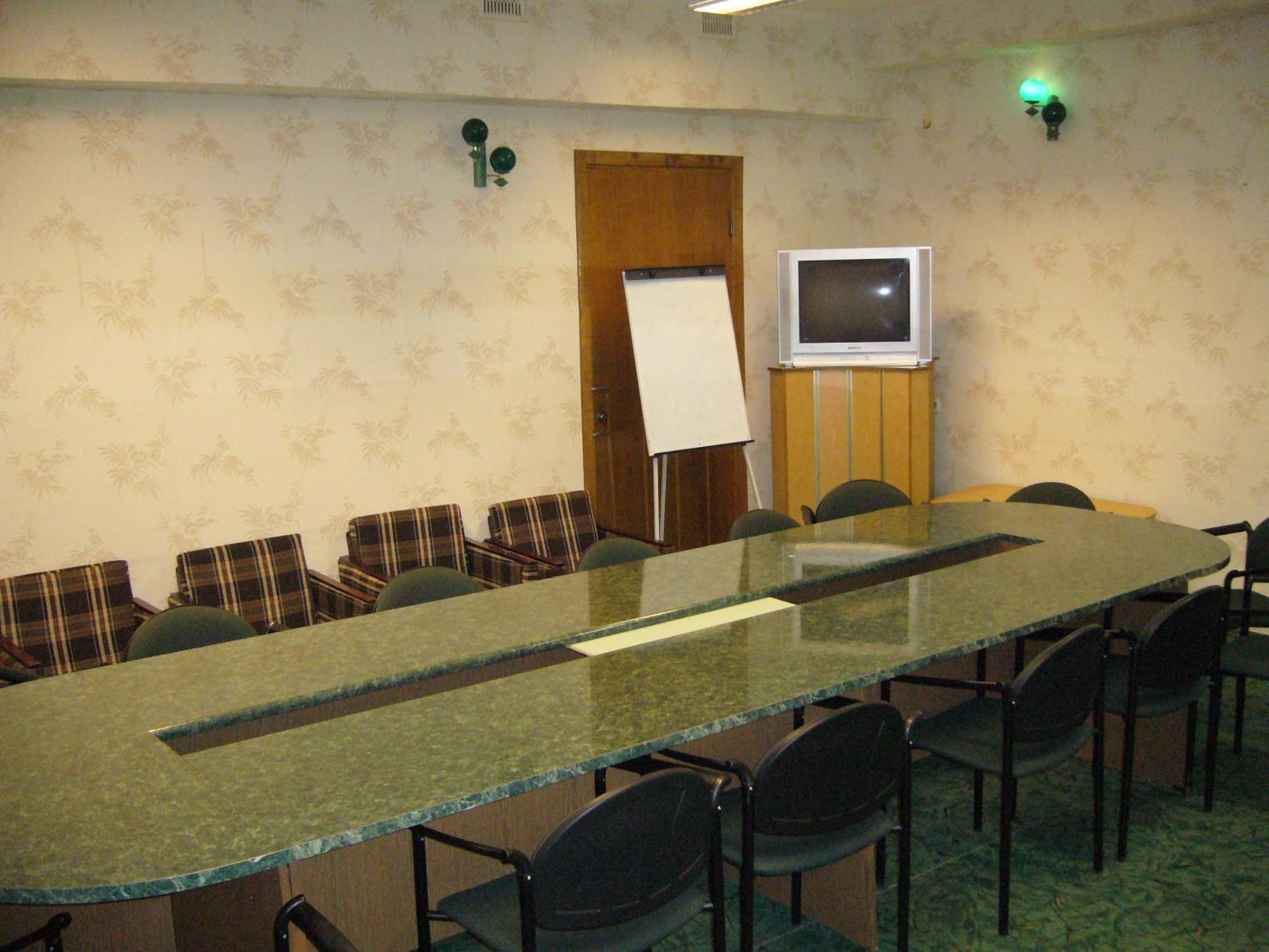 Hotel Profspilkovyi Lutsʼk Екстериор снимка