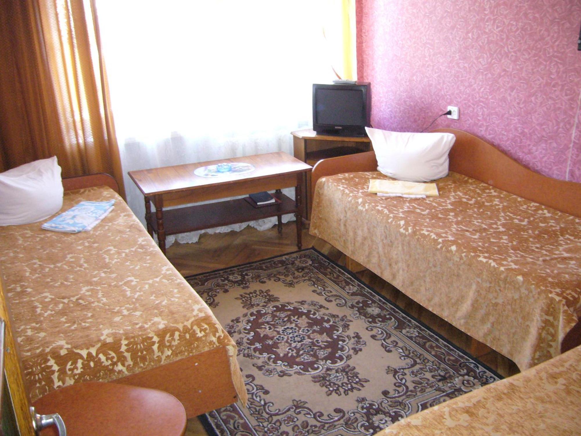 Hotel Profspilkovyi Lutsʼk Екстериор снимка
