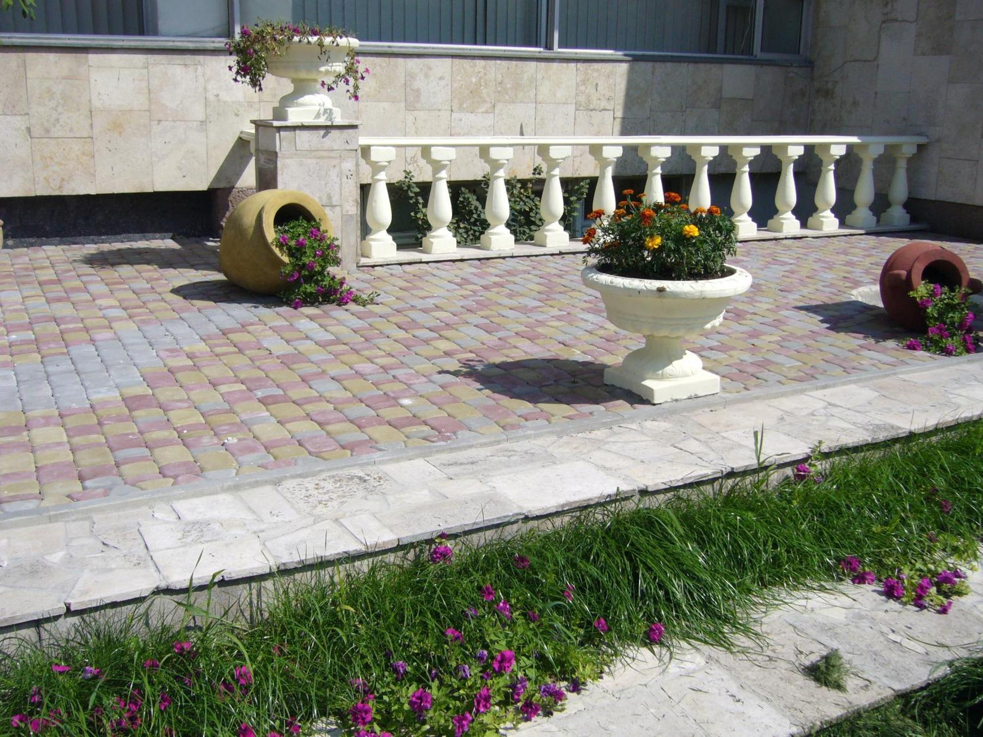 Hotel Profspilkovyi Lutsʼk Екстериор снимка